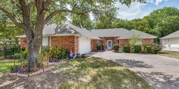 8705 Glen Hollow Drive