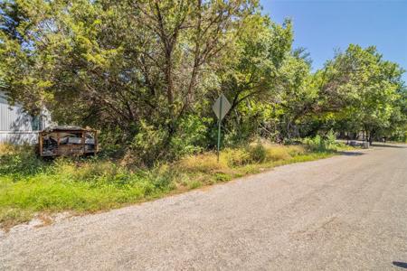 2824 Sycamore Court