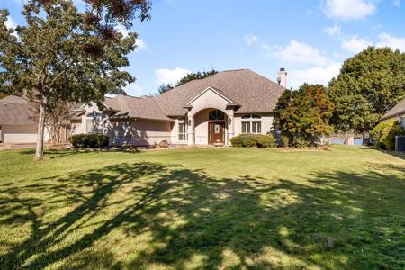 1204 E Baja Court