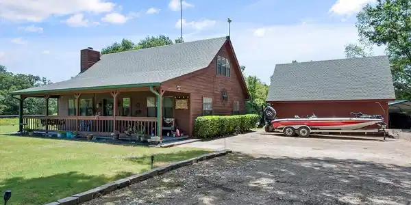 9012 SE County Road 2175