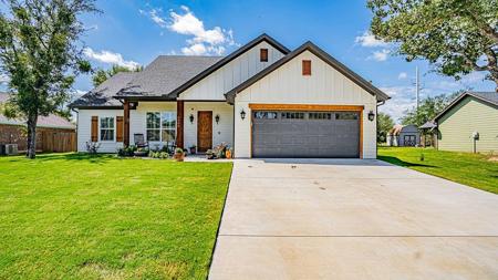 4908 Moss Rock Trail