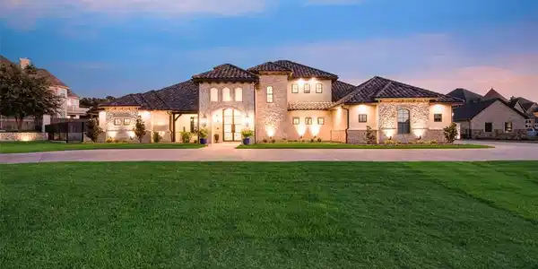 5917 Lakeside Drive