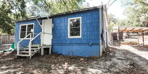 605 W Columbia Drive