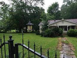 228 Lakeview Circle