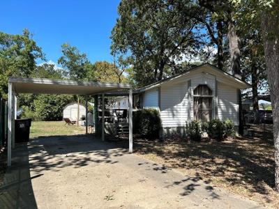 700 Oak Landing Circle