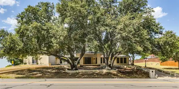 8801 Lake Country Drive