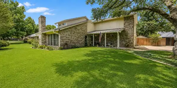 9129 Timber Oaks Drive
