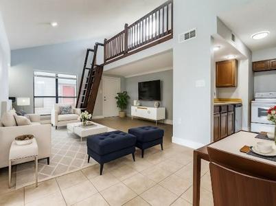 6646 E Lovers Lane