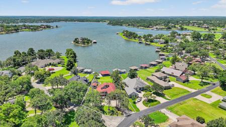 101 Sarsi Cove