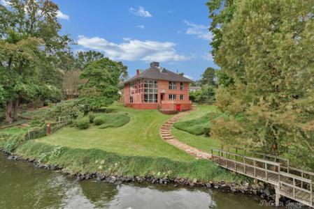 6144 S Lakeshore Drive
