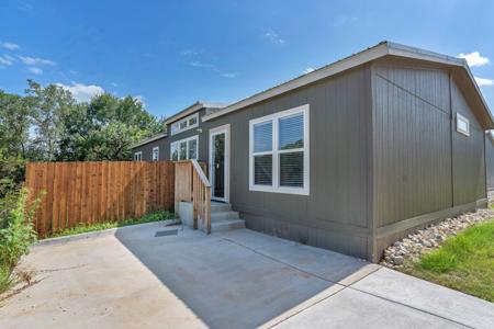 815 Thicket Trail