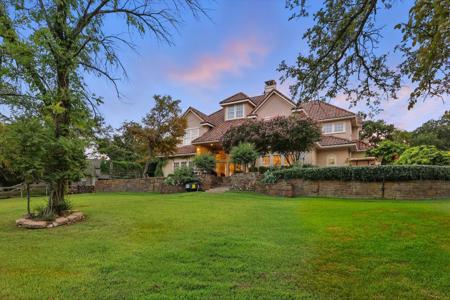 1211 Oak View