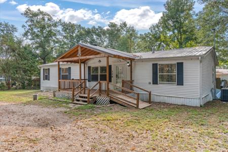 126 Oak Circle