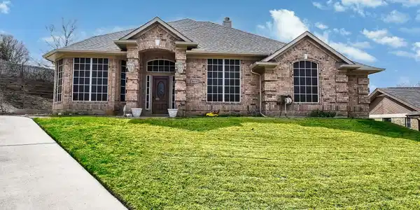8654 Glen Hollow Drive