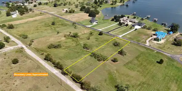 Lot 15 Open Water Way