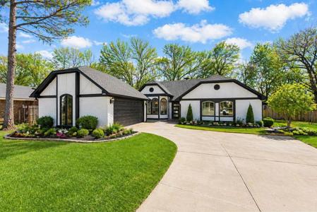 5202 Hollow Bend Lane