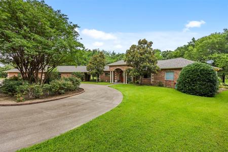 207 Tonkawa Trail