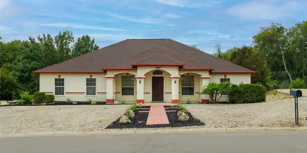 8809 Glen Hollow Drive