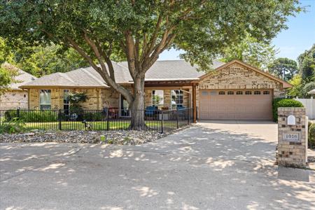 1016 Hayden Court
