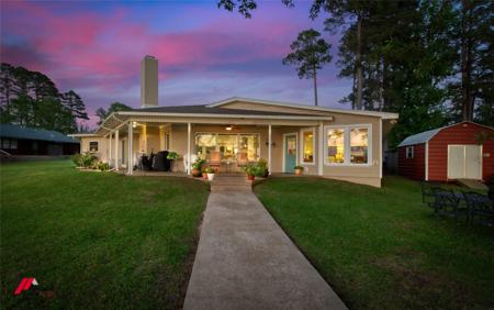 122 Lakeview Drive