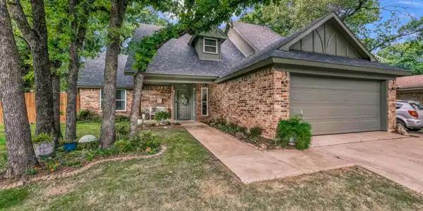 801 Lake Crest Parkway