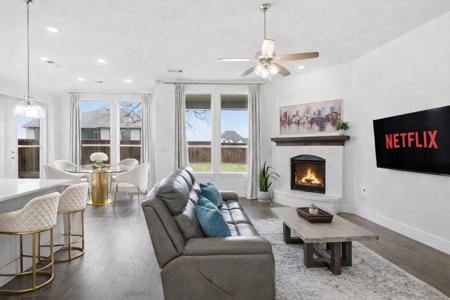 4105 Crossroads Court