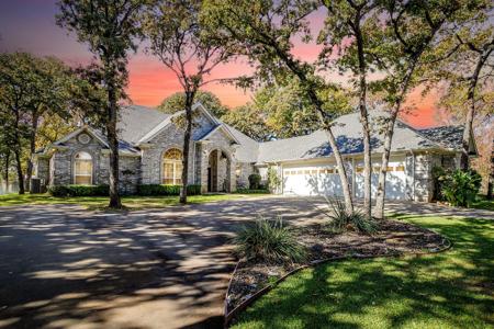 12215 Lake Forest Drive