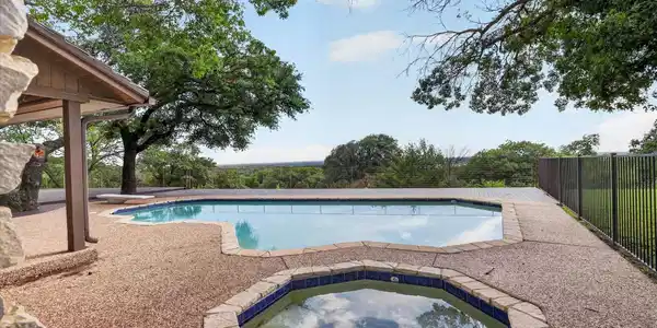 8628 Stonewood Drive