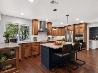 7733 Woodside Hill