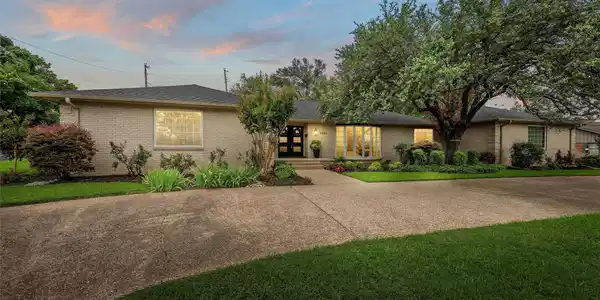 5925 Mount Rockwood Circle