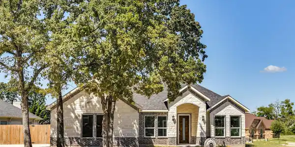 1204 Oak Harbor Boulevard