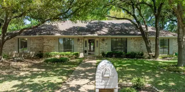 1509 Oak Hollow Drive