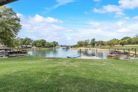 3710 Winding Way