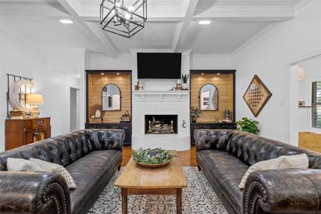 3000 Chimney Hill Drive