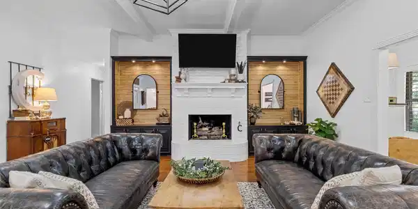 3000 Chimney Hill Drive