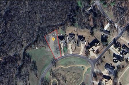 1302 Kiowa Drive W