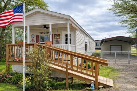 750 Waterfront Row
