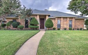 3307 N Spring Drive
