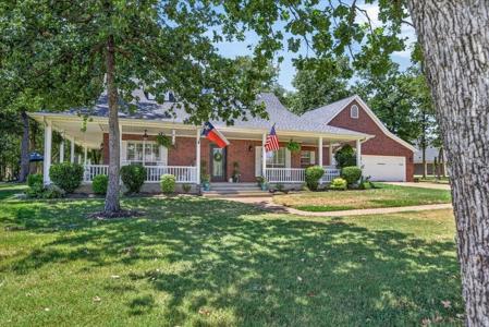233 Saint Andrews Drive E