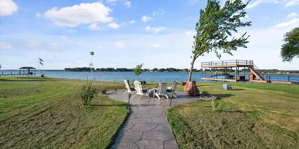 122 Moonlight Point