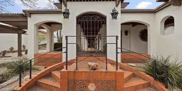 8300 Samora Court