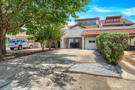 3019 Lakeside Drive