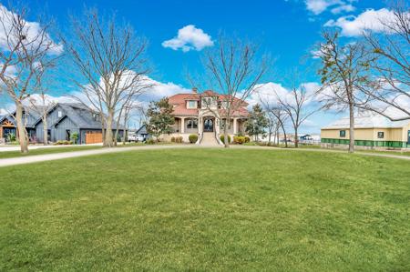 1201 The Shores Drive