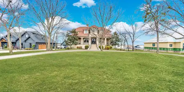 1201 The Shores Drive