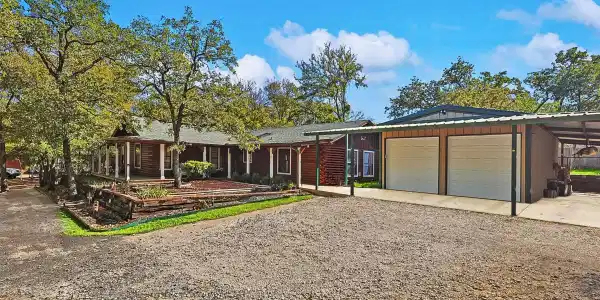 912 Jarvis Lane