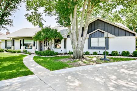 6101 W Choctaw Court