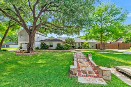 1943 Camelot Drive