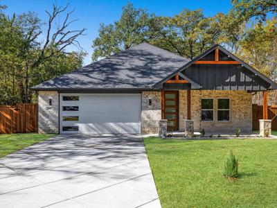 105 Oakwood Drive