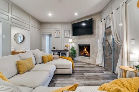 7214 Ridgeview Drive