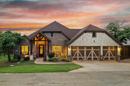 3423 Lakewood Lane
